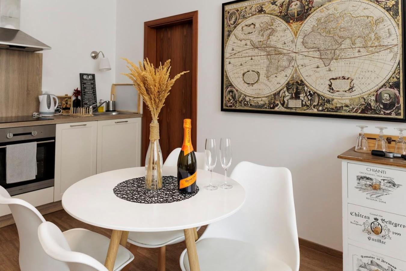 ברטיסלאבה Diamond Residence In Old Town With Free Parking מראה חיצוני תמונה
